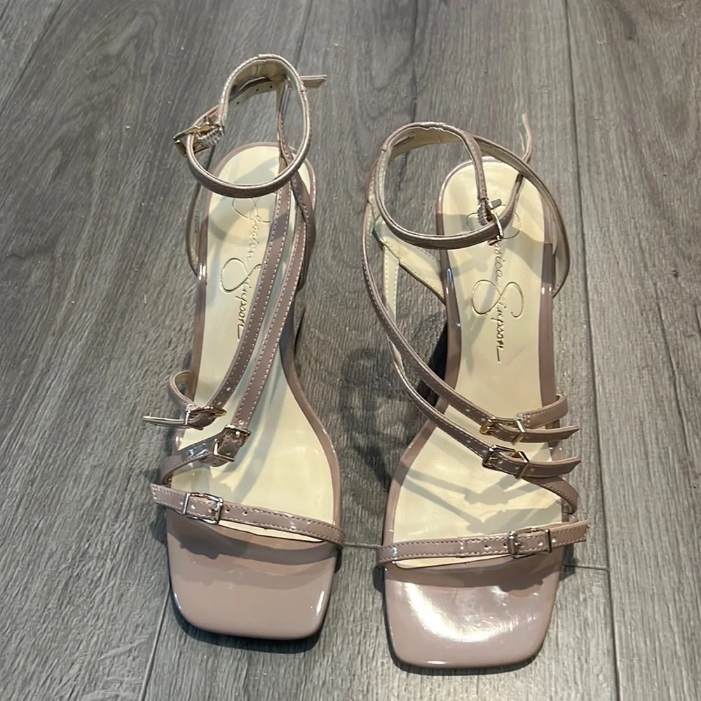 NWOT Jessica Simpson size 8.5M‎ beige/taupe wedge heels. excellent condition,